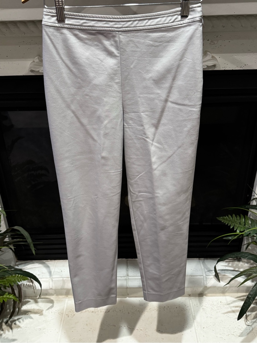 St. John Light Gray Cropped Pants